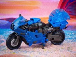 Hasbro Transformers Generations Legacy Deluxe Class Prime Universe Arcee Action Figure -Model Figures Shop 5010993974900f 8d1ab499 8686 4089 bf4a fd73a0c91b57