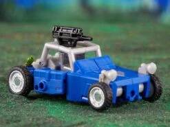 Hasbro Transformers Generations Legacy Evolution Deluxe Class Beachcomber And Paradise Parakeet Action Figure -Model Figures Shop 5010996133304f