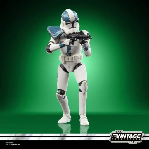 Hasbro Star Wars Vintage Collection Clone Captain Howzer VC210 3.75" Action Figure - Image 3