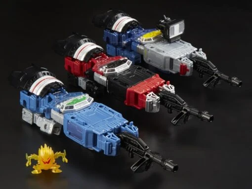 Hasbro Transformers Generations War For Cybertron: Siege Refraktor (Reflector) Reconnaissance Team 3-Pack Action Figures Exclusive - Image 2