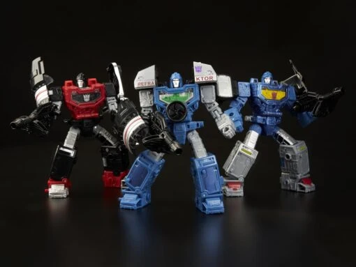 Hasbro Transformers Generations War For Cybertron: Siege Refraktor (Reflector) Reconnaissance Team 3-Pack Action Figures Exclusive