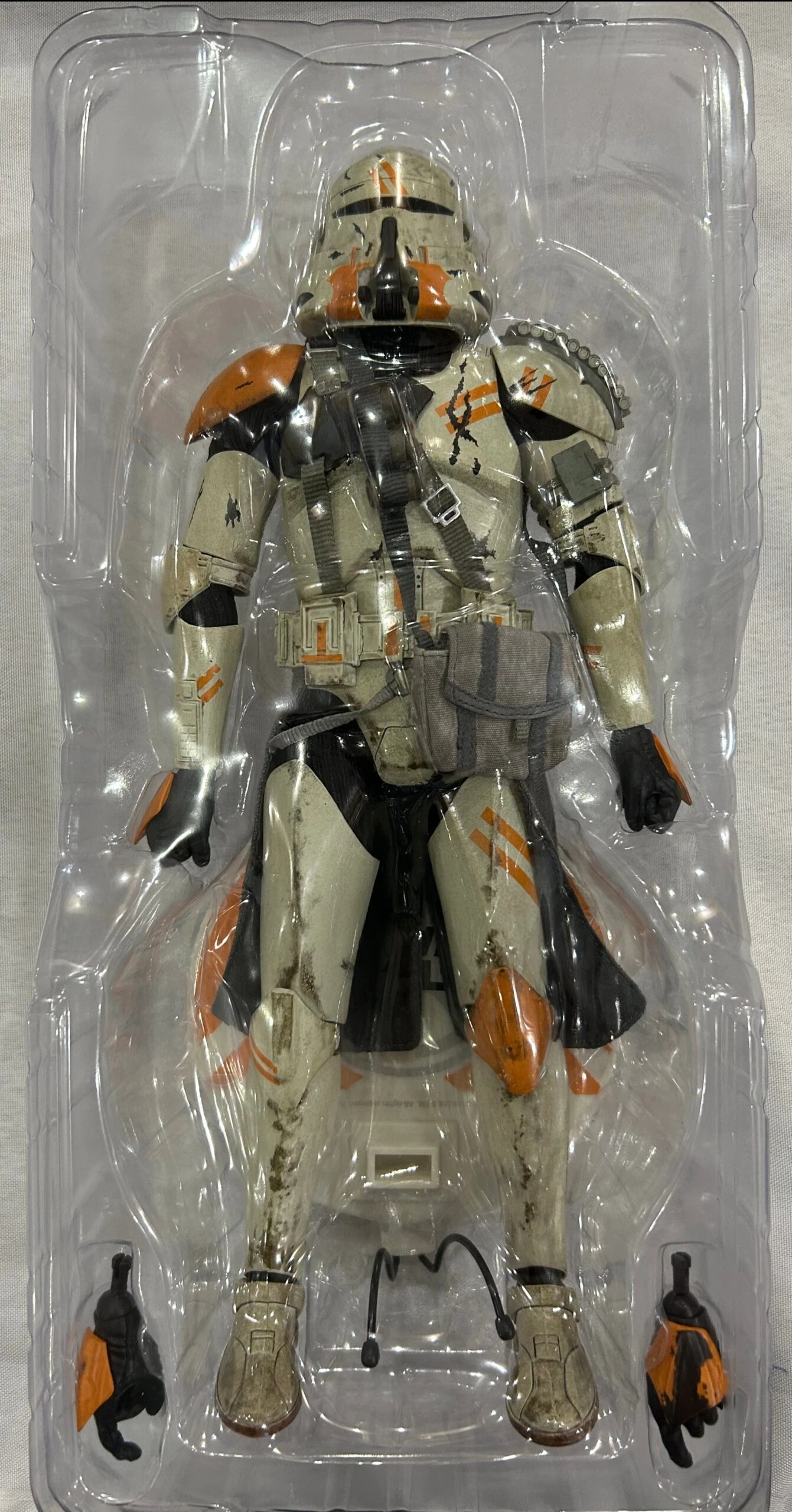 Sideshow Collectible 1/6 Star Wars Militaries Of Star Wars 212th Attack Battalion: Utapau (2nd Airborne Company) Sixth Scale Figure *Open Box* 7 Sideshow Collectible 1/6 Star Wars Militaries Of Star Wars 212th Attack Battalion: Utapau (2nd Airborne Company) Sixth Scale Figure *Open Box* - Image 5